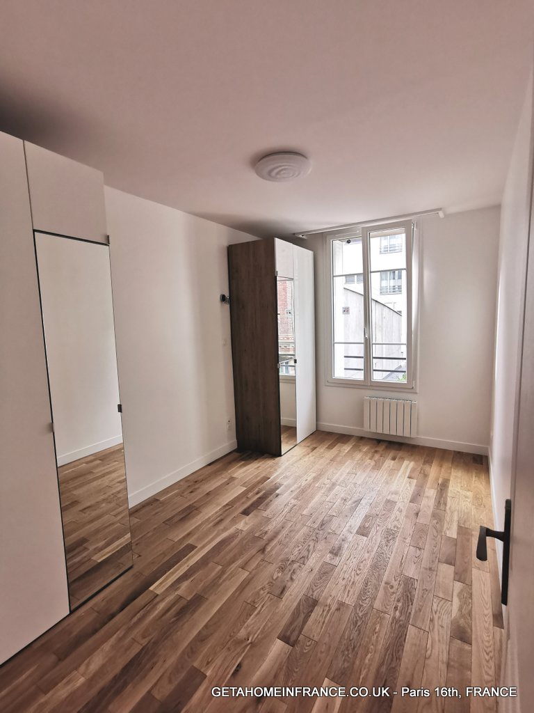 01-Vente-Appartement-2P-Rue-Heinrich-92100-Boulogne-Chambre-1