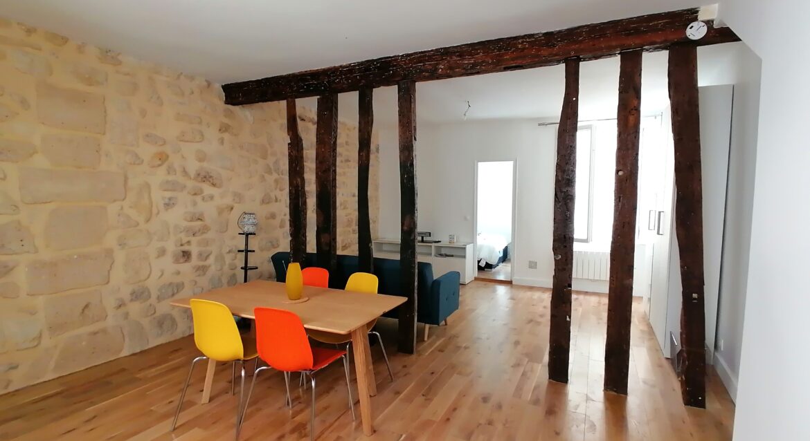LE MARAIS 1-BDR Fully Renovated – 17th Building